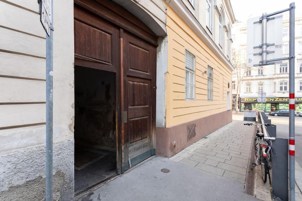 Charming & Authentic Vienna Flat - Central Located Apartment Exterior photo